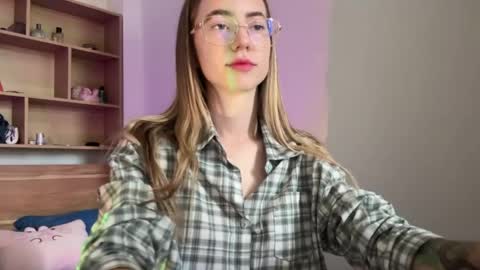 tessa_calmness online show from April 20, 2026, 2:47 am