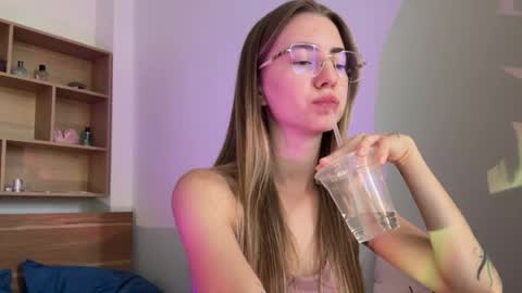 Snapshot of tessa_calmness chatting on April 25, 2026, 4:37 am tessa_calmness online show from April 25, 2026, 4:37 am