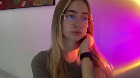 Snapshot of tessa_calmness chatting on May 15, 2026, 4:41 am tessa_calmness online show from May 15, 2026, 4:41 am