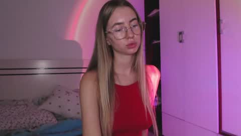 tessa_calmness online show from August 4, 2026, 3:43 am