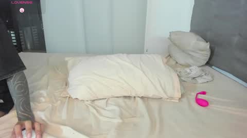 Tessa online show from May 10, 2026, 12:27 am