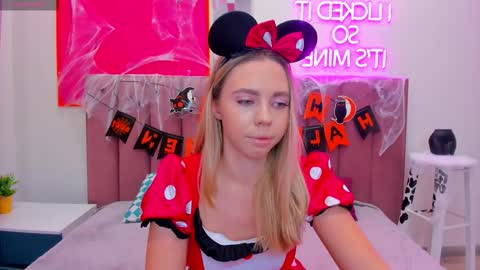 Snapshot of tessaadorable chatting on October 27, 2025, 1:20 am Tessa 3 online show from October 27, 2025, 1:20 am