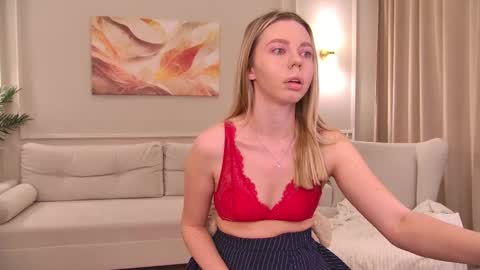 tessaadorablee online show from March 8, 2026, 6:39 am