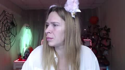 Snapshot of tessadaybreak chatting on October 27, 2025, 8:07 am tessadaybreak online show from October 27, 2025, 8:07 am