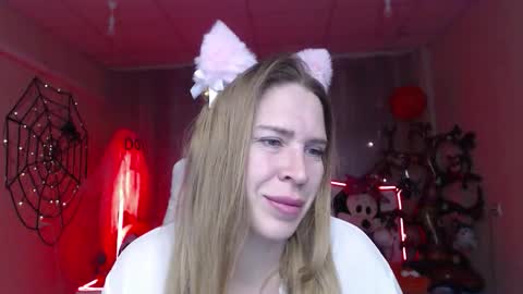 Snapshot of tessadaybreak chatting on October 28, 2025, 7:56 am tessadaybreak online show from October 28, 2025, 7:56 am