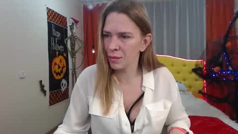 Snapshot of tessadaybreak chatting on November 1, 2025, 8:49 am tessadaybreak online show from November 1, 2025, 8:49 am