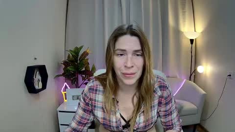 Snapshot of tessadaybreak chatting on May 20, 2026, 7:03 am tessadaybreak online show from May 20, 2026, 7:03 am