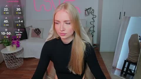 TessaHamilton online show from May 5, 2026, 8:33 am