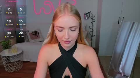 TessaHamilton online show from May 21, 2026, 11:28 am