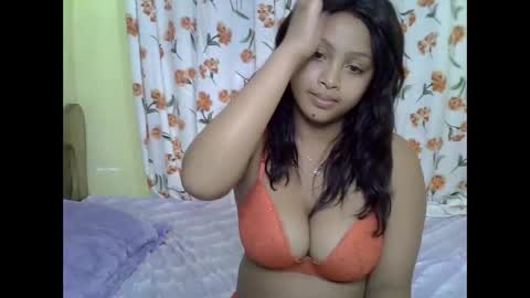 Snapshot of tessmia chatting on May 2, 2026, 5:51 pm tessmia online show from May 2, 2026, 5:51 pm