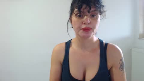 naughty tess online show from December 20, 2024, 9:11 am