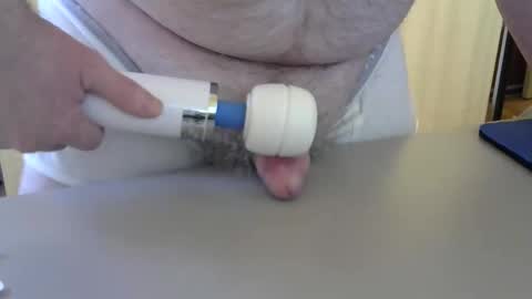 Test the Chat online show from November 10, 2025, 11:59 pm