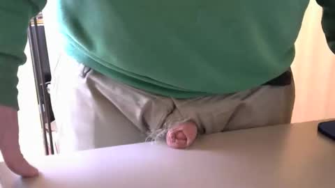 Test the Chat online show from November 21, 2025, 6:39 pm