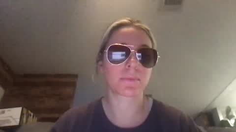 Daphne Summers online show from September 19, 2025, 12:34 am
