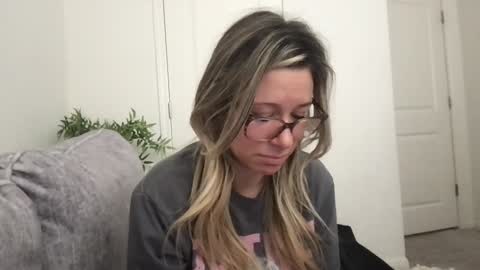 Daphne Summers online show from November 11, 2025, 3:34 pm