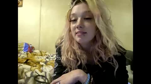 TEXASGIRLLLL online show from December 13, 2024, 3:32 pm