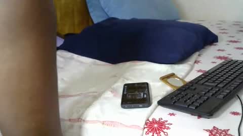 Tyennah online show from October 6, 2025, 10:02 am