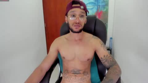 Snapshot of teylor_cristian chatting on December 2, 2024, 3:15 am Cristhian Teylor online show from December 2, 2024, 3:15 am