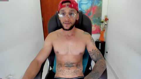 Snapshot of teylor_cristian chatting on January 21, 2025, 3:15 am Cristhian Teylor online show from January 21, 2025, 3:15 am
