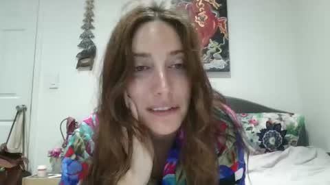 Snapshot of tfeather0532 chatting on May 26, 2026, 2:18 am Tessa online show from May 26, 2026, 2:18 am