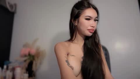 Snapshot of tgirl_luna69 chatting on March 1, 2026, 1:40 am Luna online show from March 1, 2026, 1:40 am