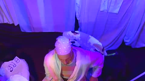 tgirllover69141980 online show from October 20, 2025, 2:12 am