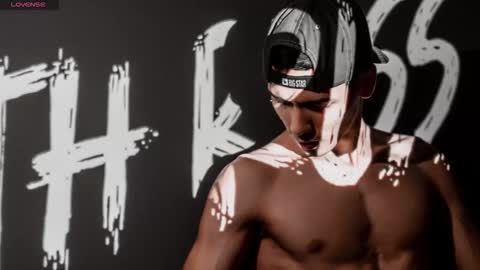 Snapshot of th_russ chatting on March 4, 2026, 2:45 pm INSTAGRAM Th1rss online show from March 4, 2026, 2:45 pm