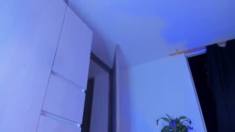 thadeo_king online show from June 27, 2026, 3:11 am