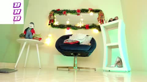 Snapshot of thais_dreams chatting on December 27, 2024, 3:37 pm Thais online show from December 27, 2024, 3:37 pm