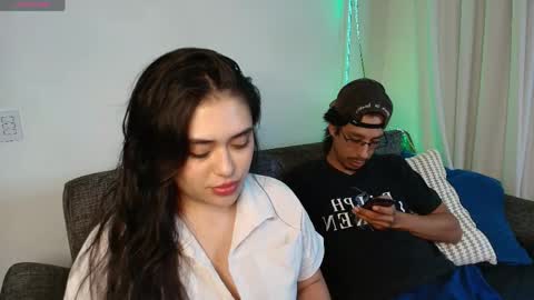 T H A I S  online show from May 8, 2026, 11:21 pm