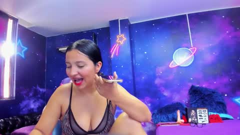 Snapshot of thaliaa_bdsm chatting on October 14, 2025, 3:02 pm Thalia  online show from October 14, 2025, 3:02 pm