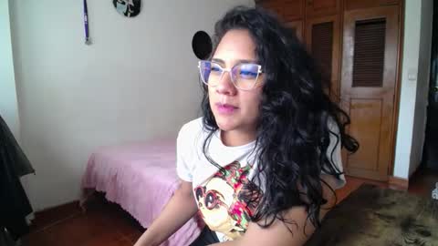    online show from September 11, 2025, 5:35 pm