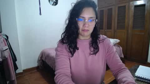 Snapshot of thaliacooper chatting on September 22, 2025, 12:34 am online show from September 22, 2025, 12:34 am