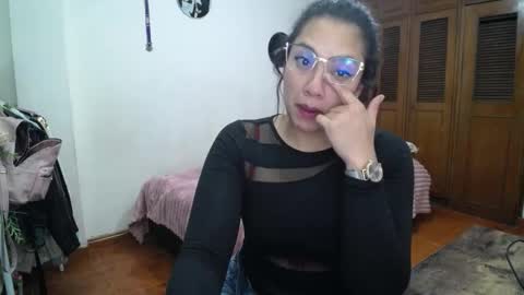 Snapshot of thaliacooper chatting on September 27, 2025, 6:18 am online show from September 27, 2025, 6:18 am