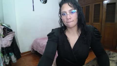 Snapshot of thaliacooper chatting on September 28, 2025, 12:16 am online show from September 28, 2025, 12:16 am