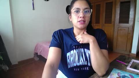 Snapshot of thaliacooper chatting on October 1, 2025, 6:25 pm online show from October 1, 2025, 6:25 pm