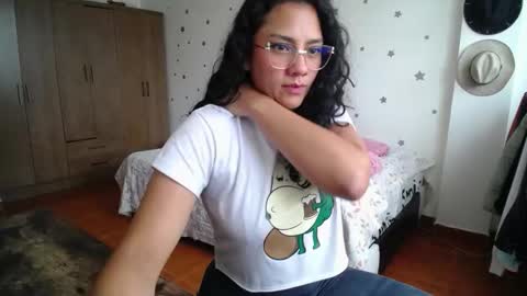 Snapshot of thaliacooper chatting on October 22, 2025, 4:51 pm online show from October 22, 2025, 4:51 pm