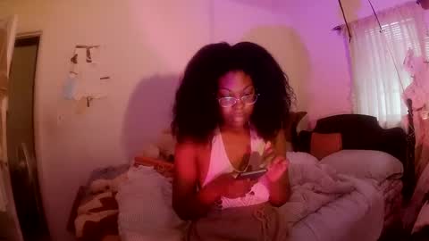 Snapshot of thaliagodiva chatting on March 9, 2025, 11:46 pm thaliagodiva online show from March 9, 2025, 11:46 pm