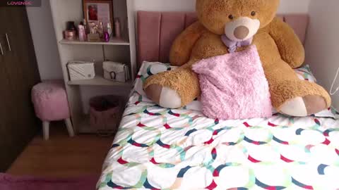 Snapshot of thamarajane1 chatting on May 11, 2026, 12:33 pm online show from May 11, 2026, 12:33 pm