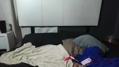 thamtsho1108 online show from October 18, 2025, 5:03 pm