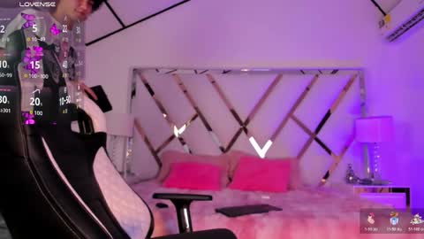 thanier_18 online show from April 30, 2026, 7:09 pm