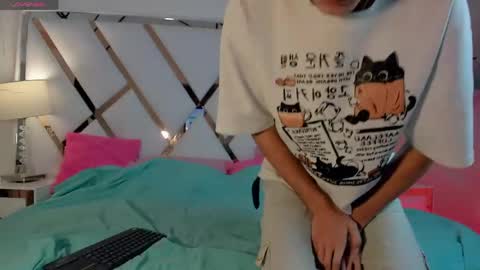 thanier_18 online show from May 13, 2026, 7:55 pm