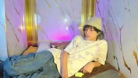 Snapshot of thanier_18 chatting on June 21, 2026, 8:33 pm thanier_18 online show from June 21, 2026, 8:33 pm