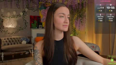 Your Eva online show from February 7, 2025, 10:20 pm