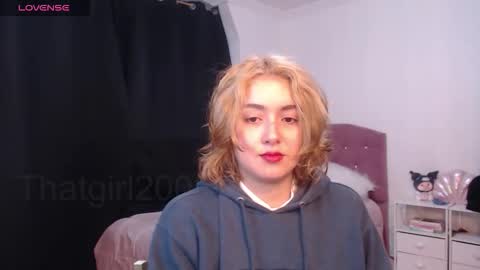 Snapshot of thatgirl2003 chatting on September 22, 2025, 7:27 pm   online show from September 22, 2025, 7:27 pm