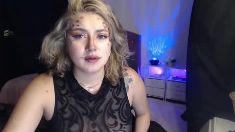 Snapshot of thatgirl2003 chatting on October 4, 2025, 4:43 am   online show from October 4, 2025, 4:43 am
