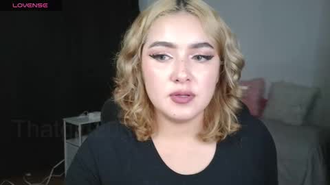 Snapshot of thatgirl2003 chatting on October 16, 2025, 8:54 pm   online show from October 16, 2025, 8:54 pm