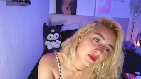 Snapshot of thatgirl2003 chatting on May 11, 2026, 10:32 am online show from May 11, 2026, 10:32 am