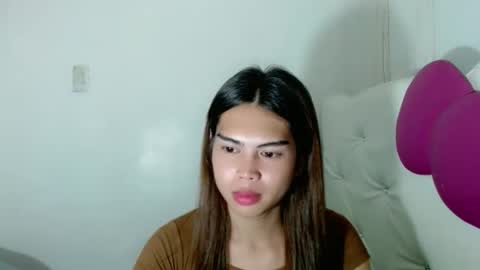 Julia online show from September 11, 2025, 1:22 pm