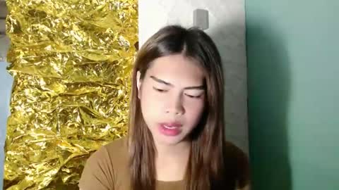 Julia online show from September 12, 2025, 1:28 am